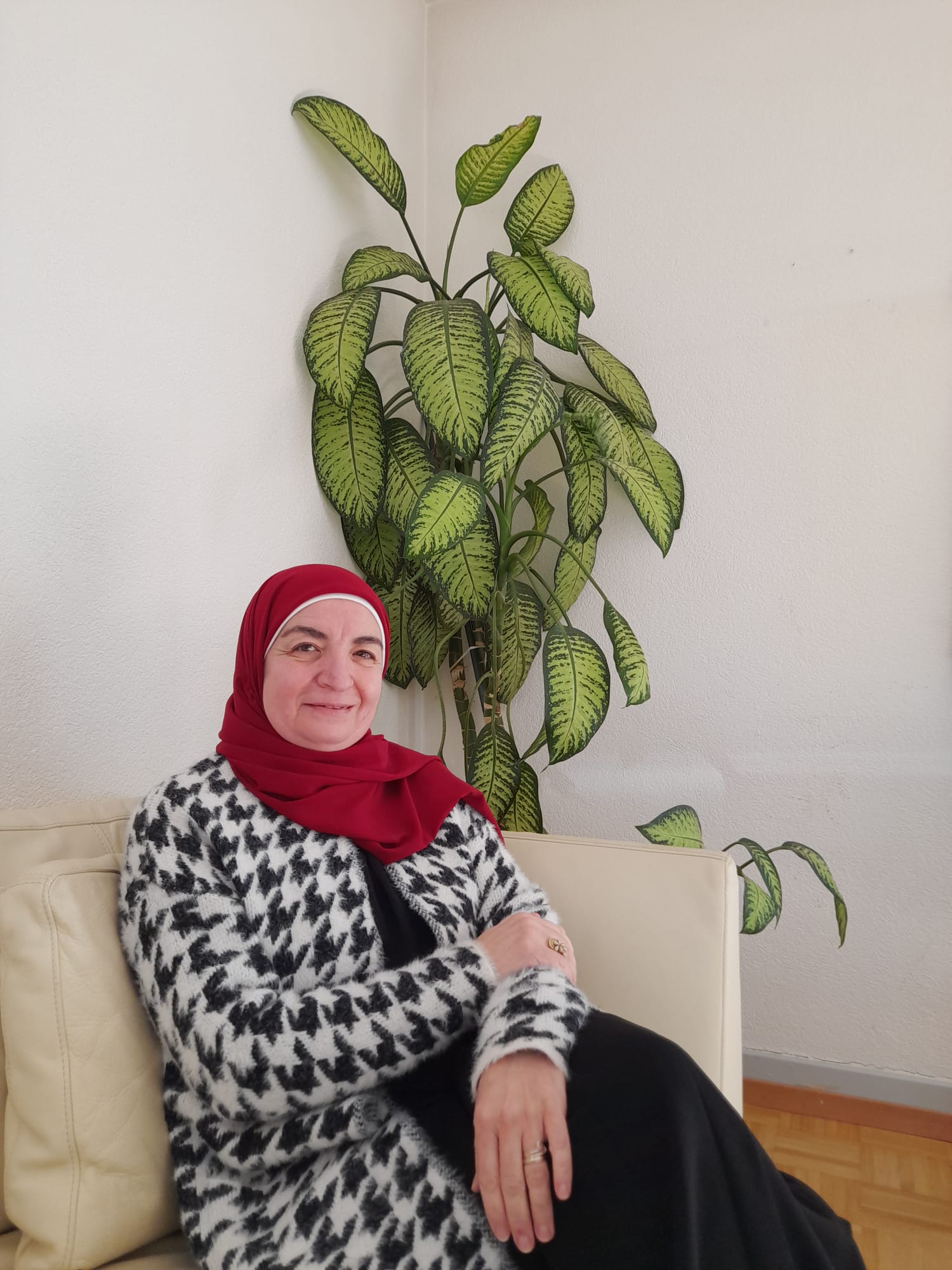Portrait de Dima Sibai, hypnothérapeute certifiée spécialisée en thérapie par hypnose à Lausanne